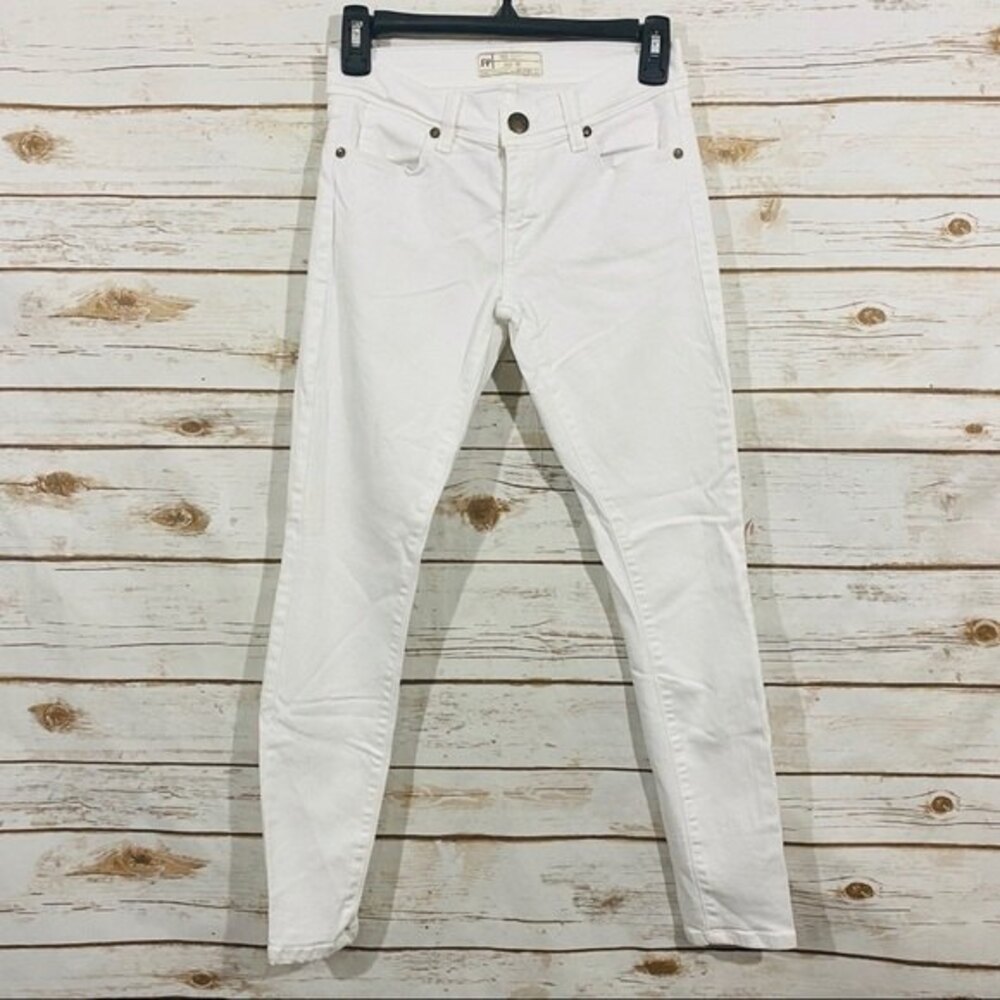 Free people women’s white skinny jeans size 25